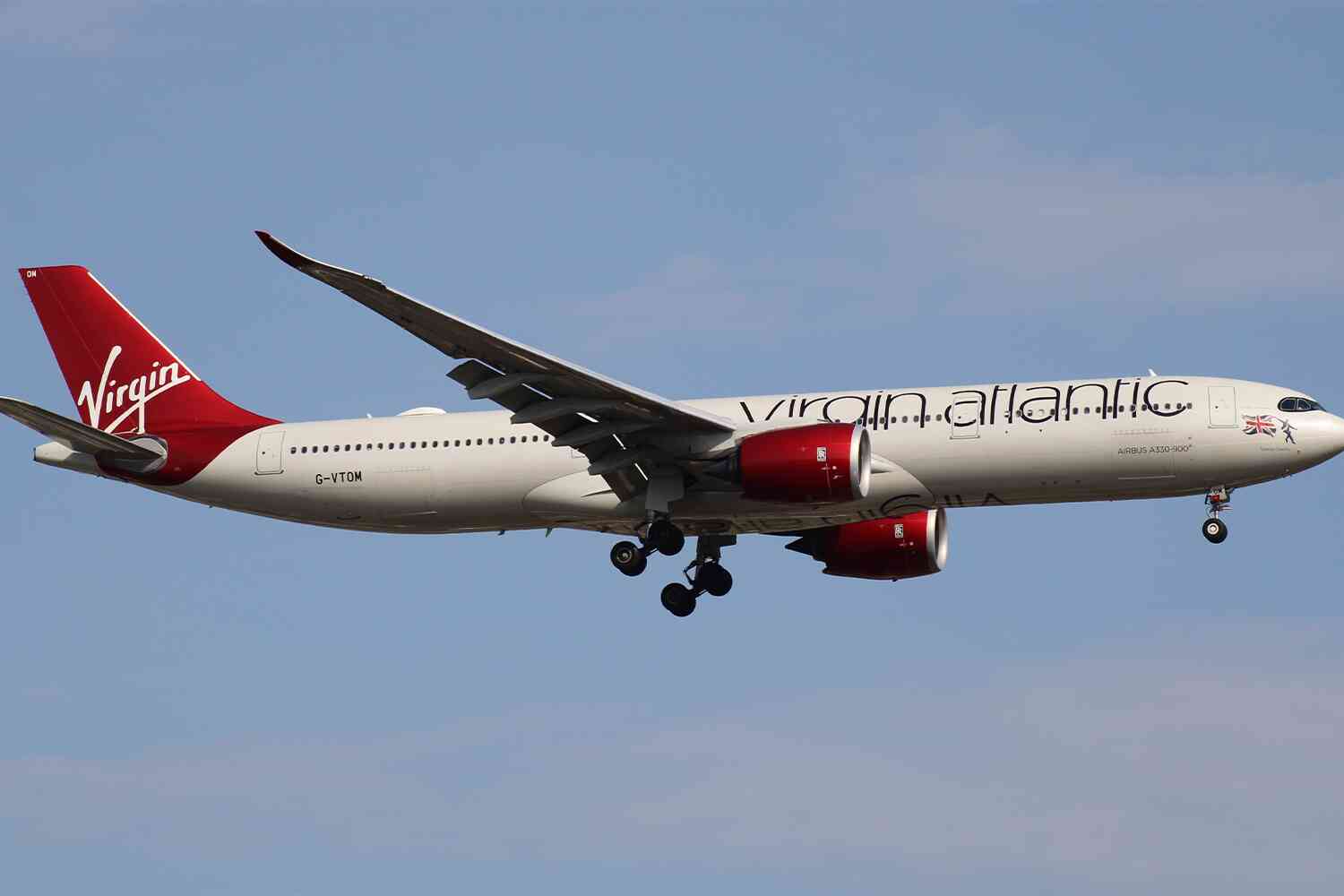 Thumbnail for 9 drunk teens arrested after using fake ID to buy alcohol on a flight from LA to London