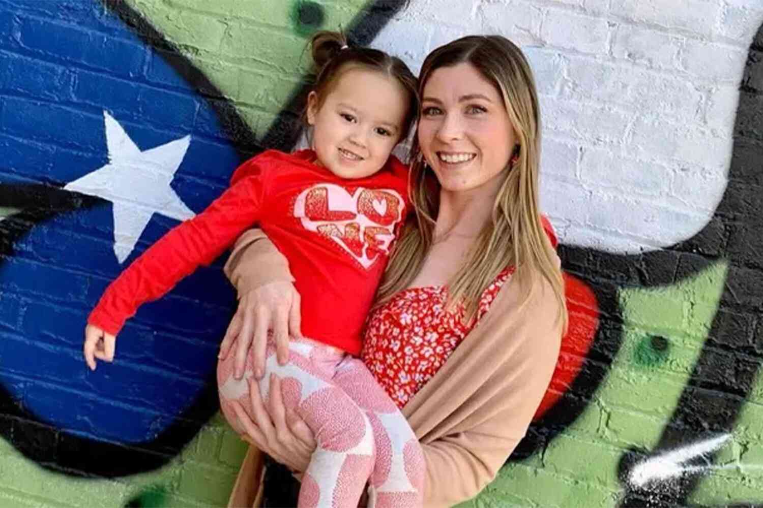 Thumbnail for 6-year-old calls 911 during pit bull attack, saving mom's life