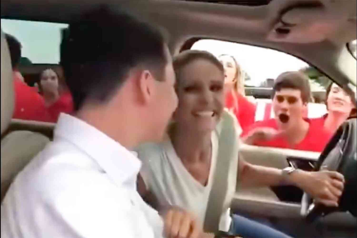 Thumbnail for Good news break: This high school has freshmen kiss their moms goodbye on the first day of drop-offs 😂