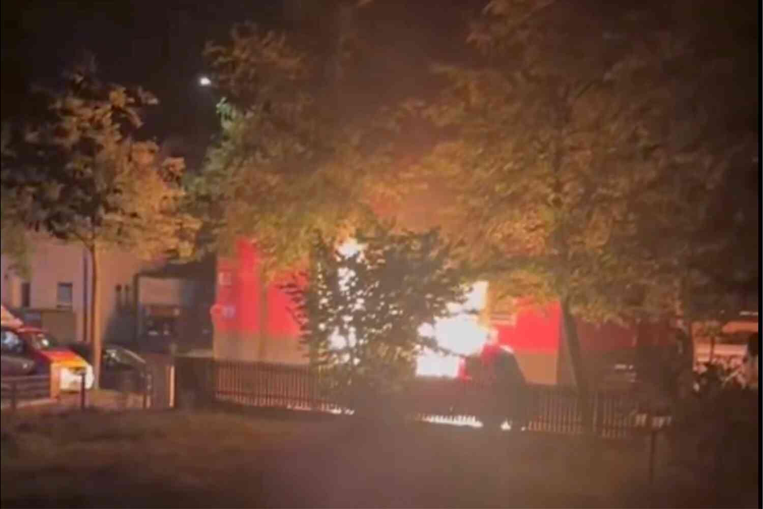 Thumbnail for Munich Oktoberfest shut down after bomb threat, deadly explosion