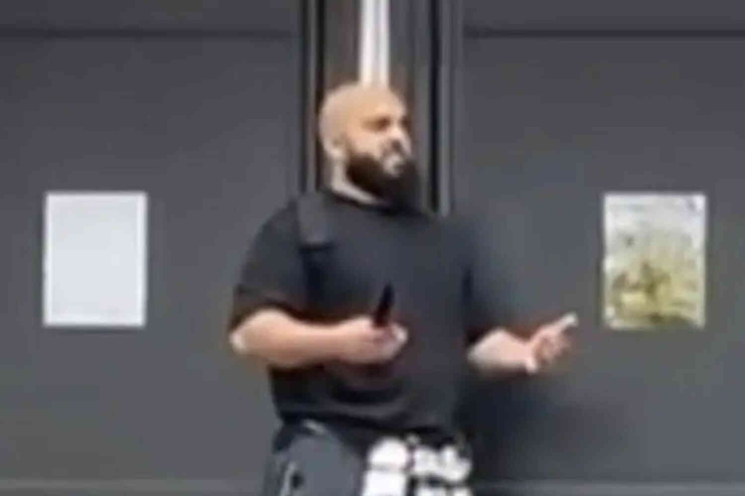 Thumbnail for Muslim terrorist kills two Jews outside Manchester synagogue during Yom Kippur service