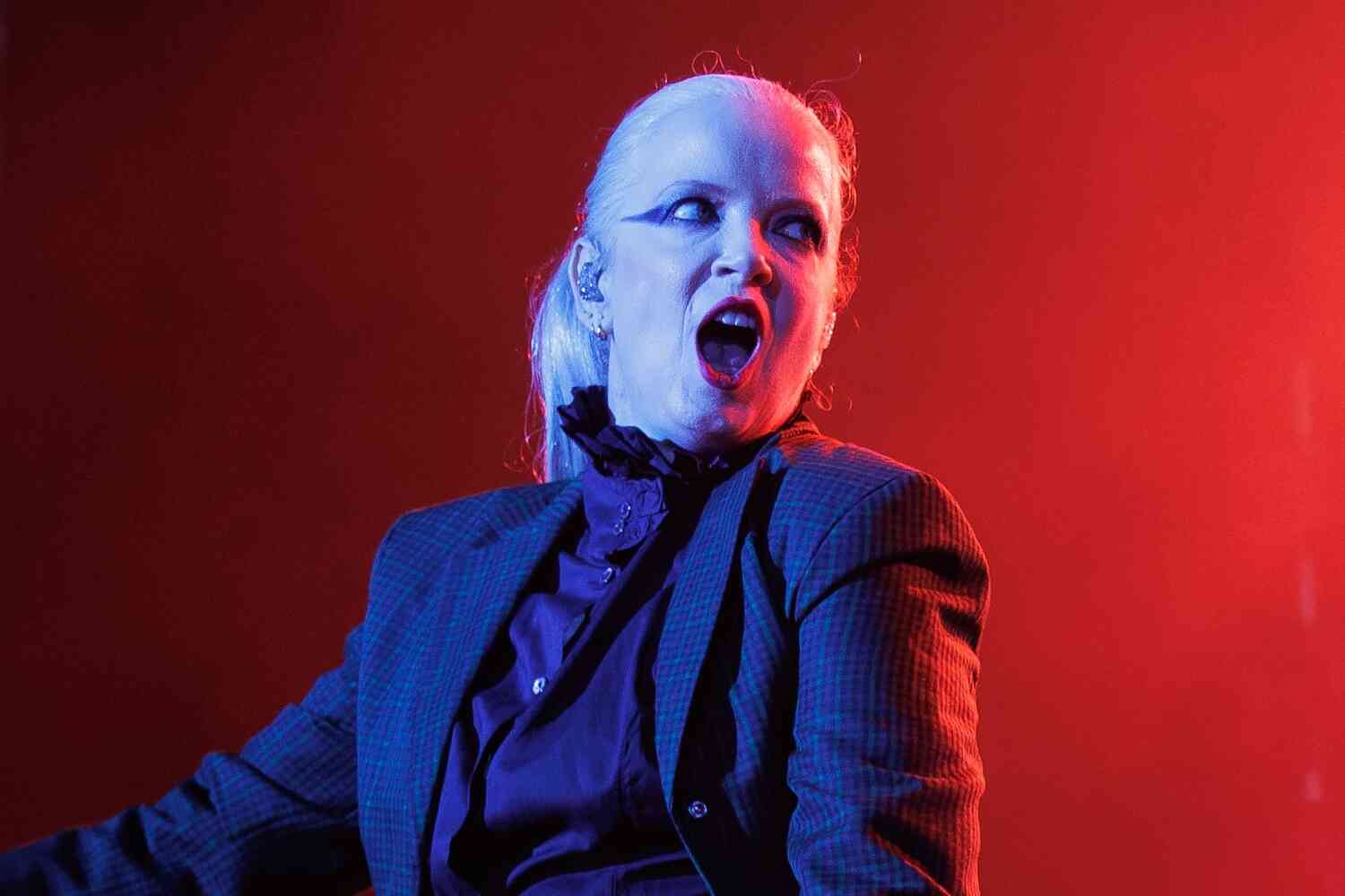 Thumbnail for WATCH: Woke Garbage Singer Throws Tantrum Over Beach Ball And Then Delivers Palestine Lecture