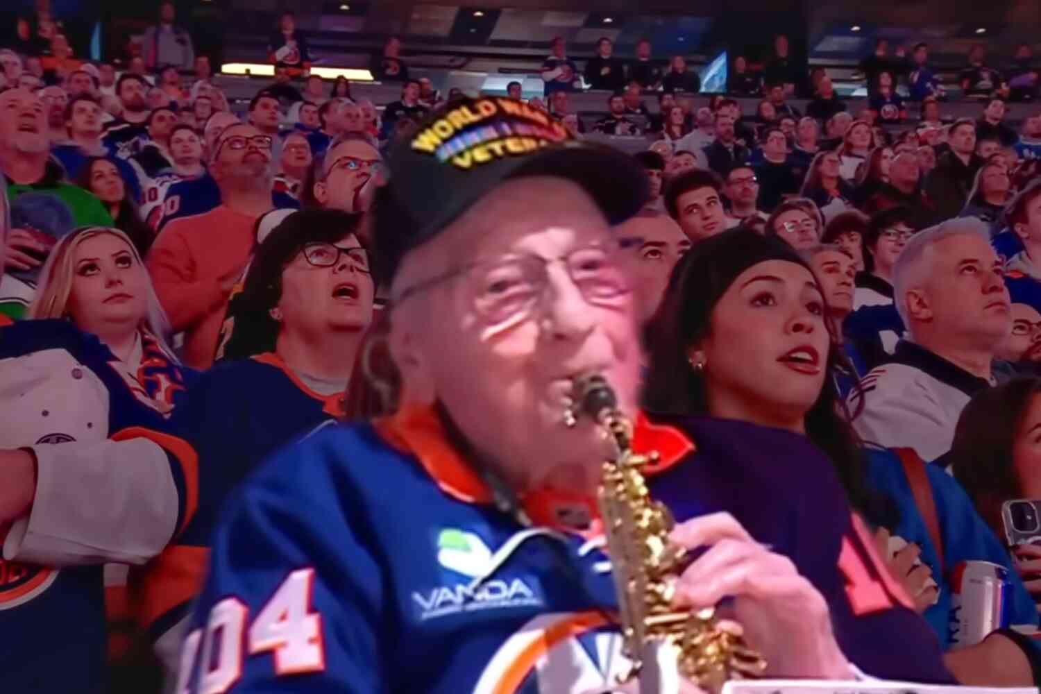 Image for article: Watch this 104-year-old WW2 vet nail the national anthem on the sax 🎷🇺🇸